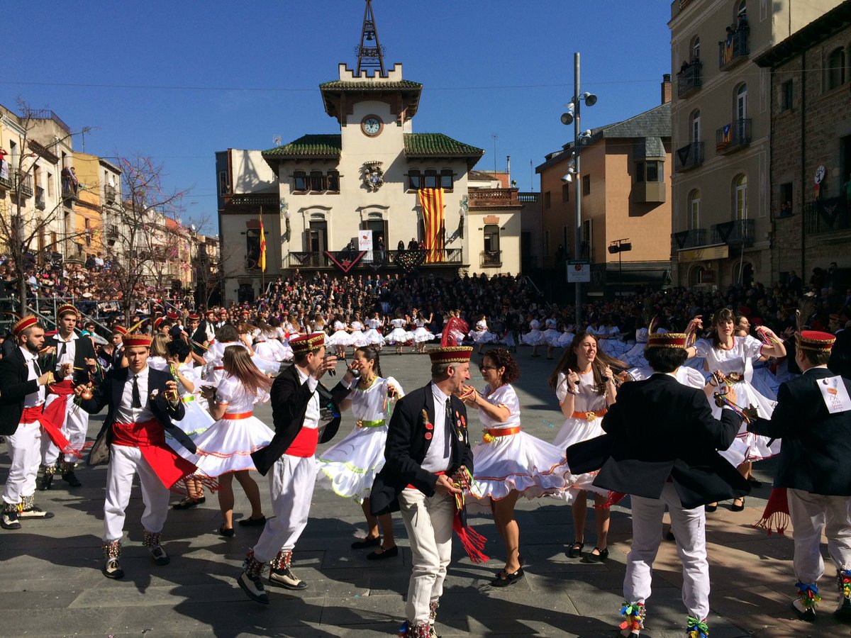 gitanesstceloni's tweet photo. #gitanessantceloni #santceloni #balldegitanes #ferro #filferro #gitanesjnc17 https://t.co/ZQ2OxZaJaI