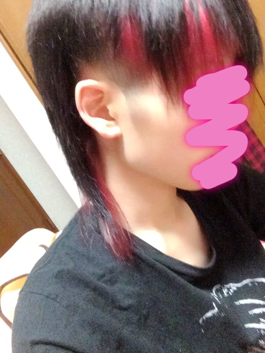 アヤネンコ 緑 楽器ツ余韻 美容室でカット後 自宅にてセルフ染め ノ 金髪から黒髪赤メッシュへ ノ インカラー的な感じで ツーブロにかぶせる髪の内側と襟足の内部と前髪の内側と外側ちょちょっと ツーブロの幅広げたから寒い笑 アヤネンコ 緑 楽器ツ余韻 美容室でカット後 自宅にてセルフ染め ノ 金髪から黒髪赤メッシュへ ノ インカラー的な感じで ツーブロにかぶせる髪の内側と襟足の内部と前髪の内側と外側ちょちょっと ツーブロの幅広げたから寒い笑