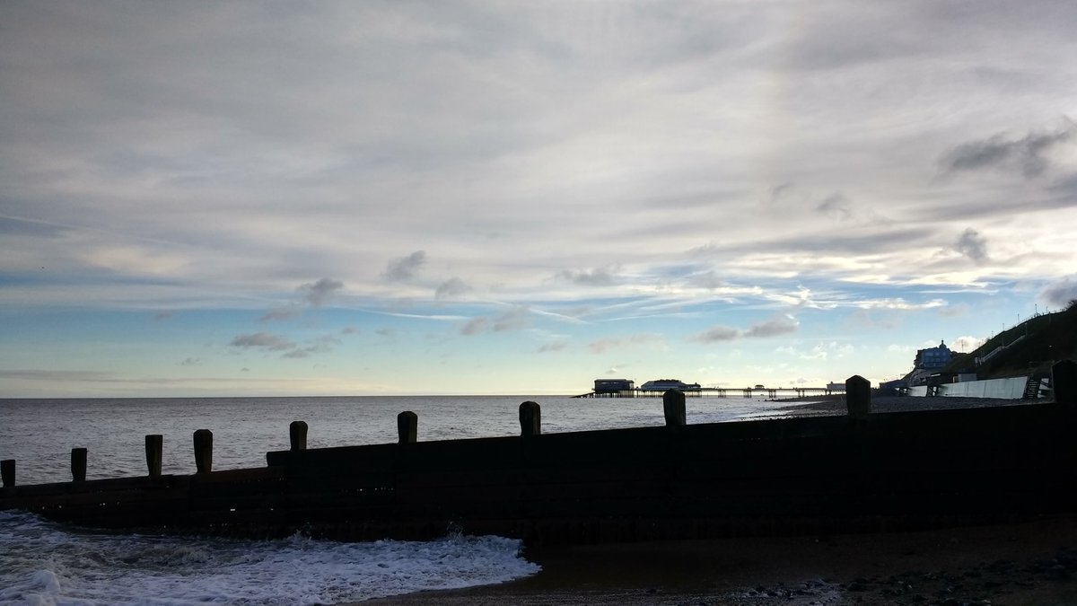 CMRBeachcomber's tweet image. A lovely morning for a dog walk #cromer