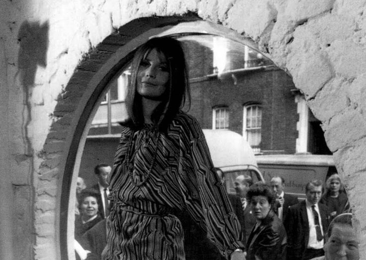 Wishing Sandie Shaw a very happy 70th Birthday today. 