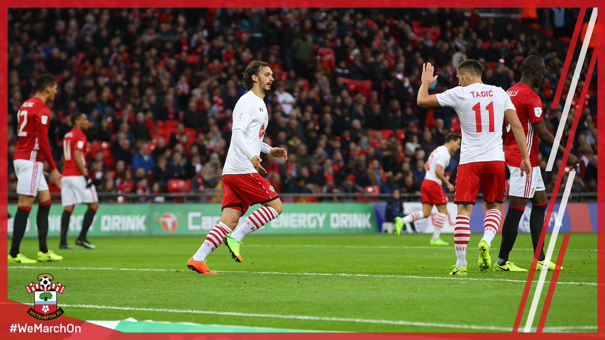 SouthamptonFC's tweet photo. No one can stop this man scoring at the moment... (even the officials)! 😉 #saintsfc https://t.co/h5bQzyI4iG
