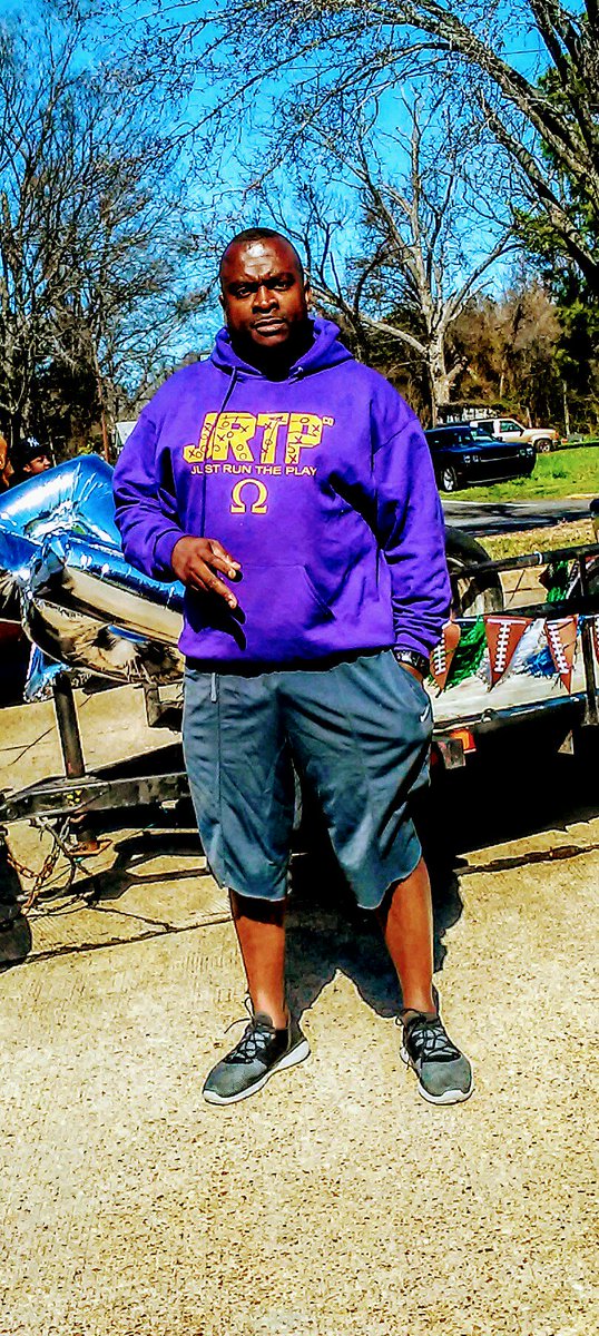 Justruntheplay's tweet photo. #2017blackheritageparade #dabruhz #jrtp https://t.co/HgpZg30D4F