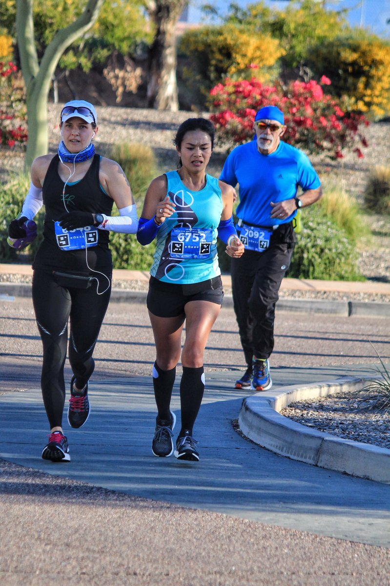 issaMosley's tweet photo. #BMOPHX we did it! #oisellevoléeaz @PhoenixMarathon Love this race! @oiselle https://t.co/I0YuUOGiIT