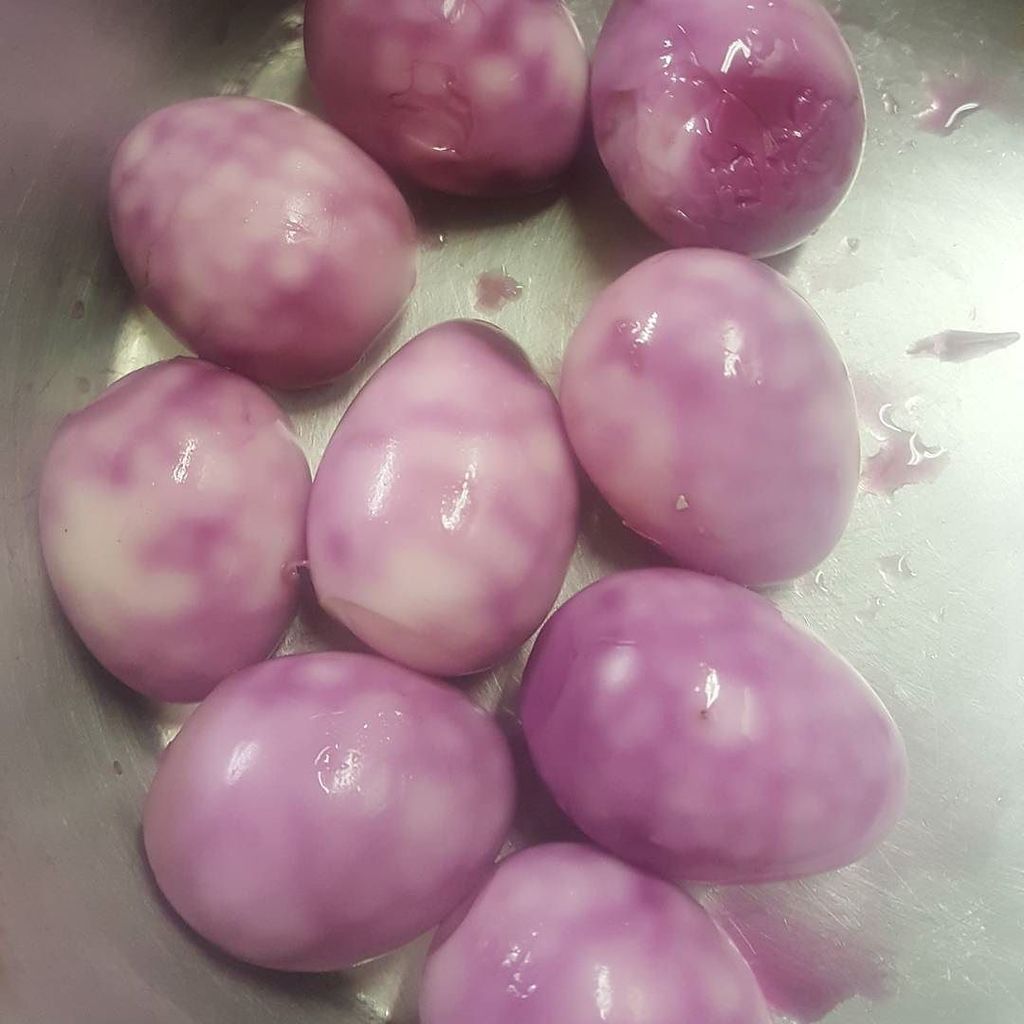Beetroot soaked quail eggs gotta love and  respect the old school sometimes #quail new mid… ift.tt/2lUhDEc