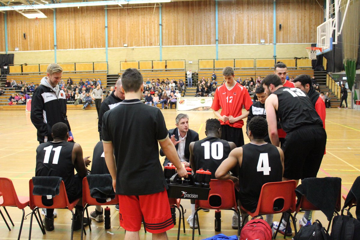 rocketsreading's tweet photo. A few photos from tonight's game https://t.co/jW2uzuTGpy