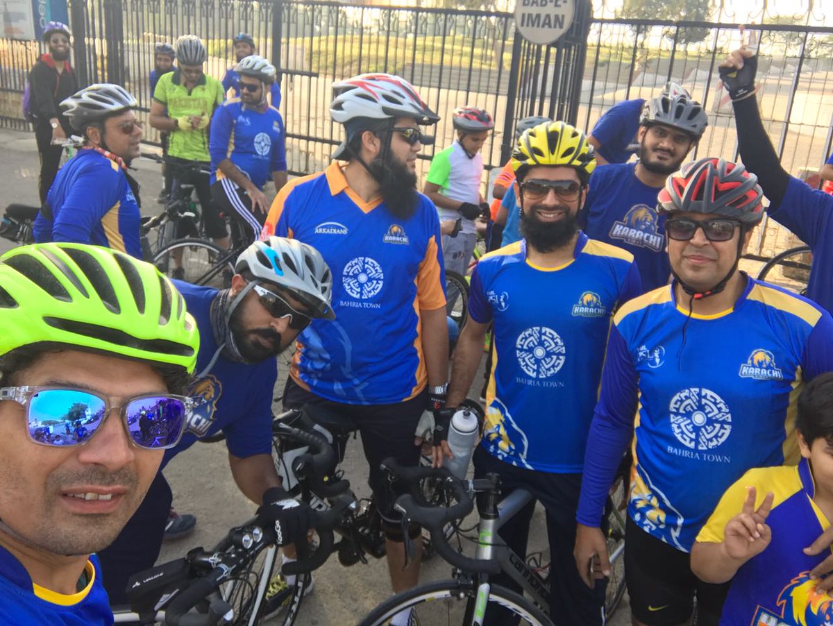 KhurramZiaKhan's tweet image. Team #ChainReactio all set for the cycling activity today in #Karachi to motivate #KarachiKings for today's @thePSLt20 match #HBLPSL