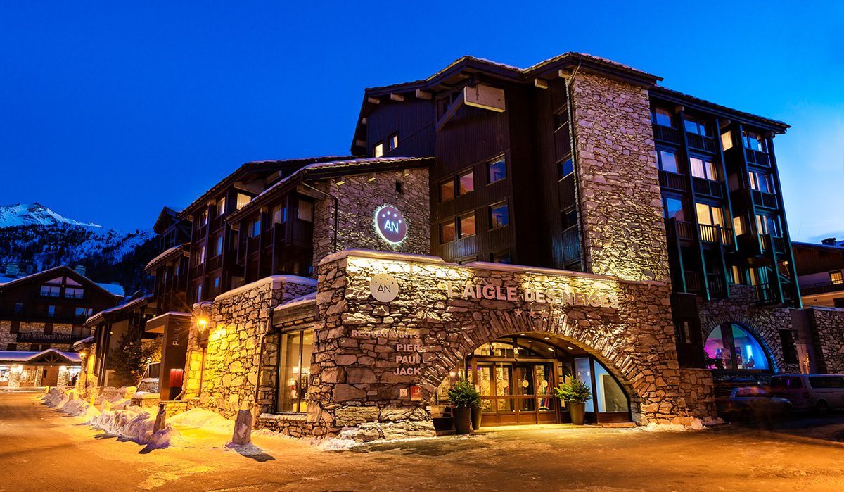 cha_london's tweet image. #ChaXit if like me you are tired of #London UK Fog come to @valdisere 😎 #AigleDesNeiges @MaranathaGroupe Ask Charlotte  #JackBar