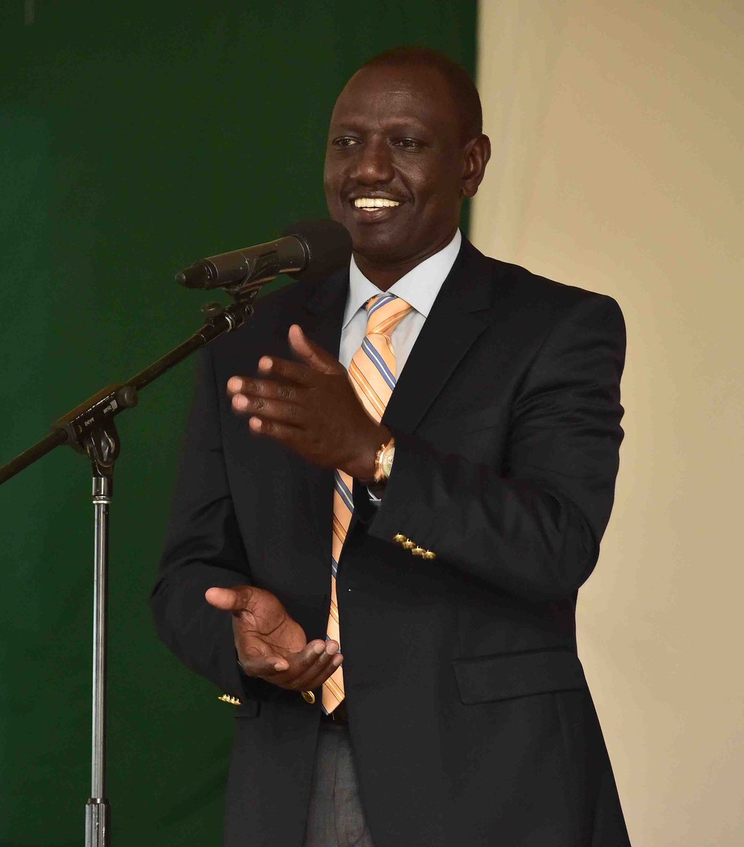 WilliamsRuto's tweet photo. Engaged students of Moi Tea Girls Secondary School, Kericho County. https://t.co/SJlujLgLym