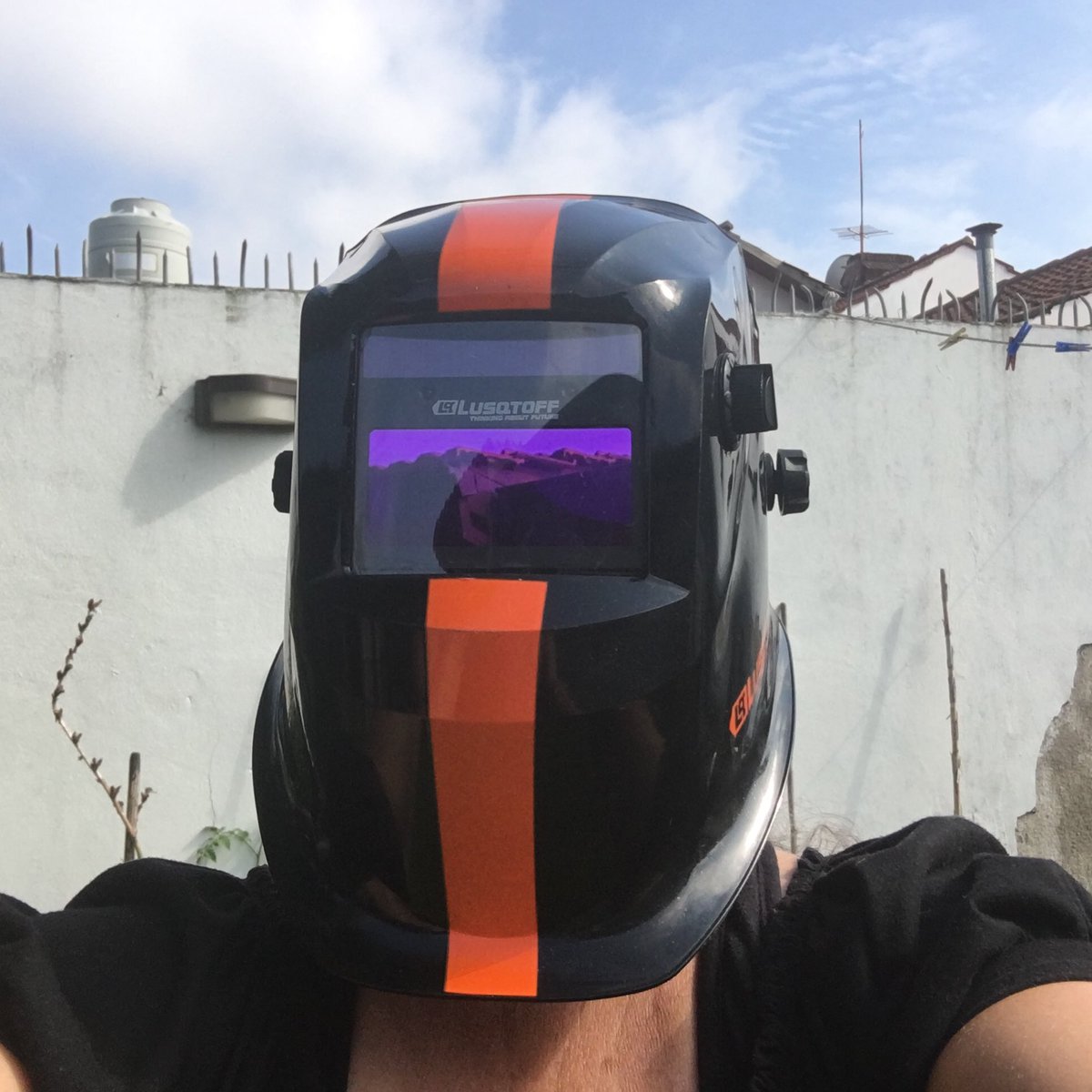 IvarsPato's tweet photo. #anillodefuegoentn mi look para ver el eclipse https://t.co/bHxzHB71KL