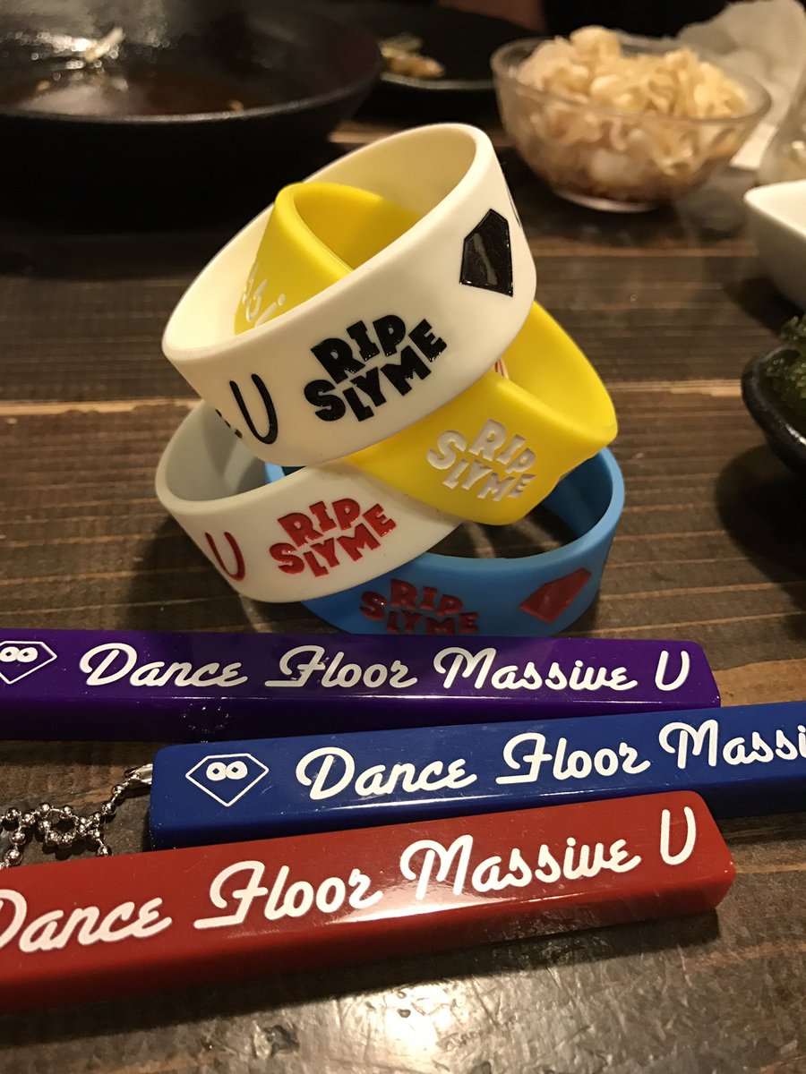 hisashi1231's tweet photo. ツアー終わるの悲しいなあ。
今回はこんだけしか行けんかったけど濃かった!
次はRSFM!
フリークさんと仲良くなりたいなあ。
千秋楽ってあんなに盛り上がるんやね。リップのメンバー達もすっごい楽しそうで感動した〜〜〜〜
#ripslyme #dfm5 #千秋楽 https://t.co/JlX5MfR8aT