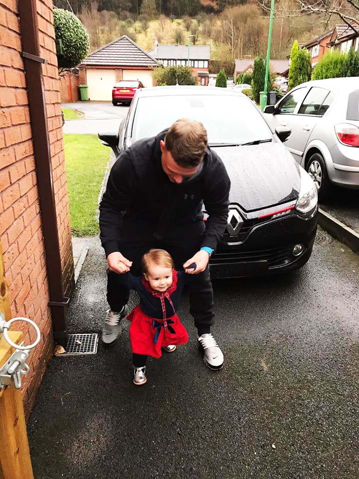 JamieHaworth1's tweet photo. Me and my little princess!!! #pricelessbond https://t.co/Yj5PX2lee1