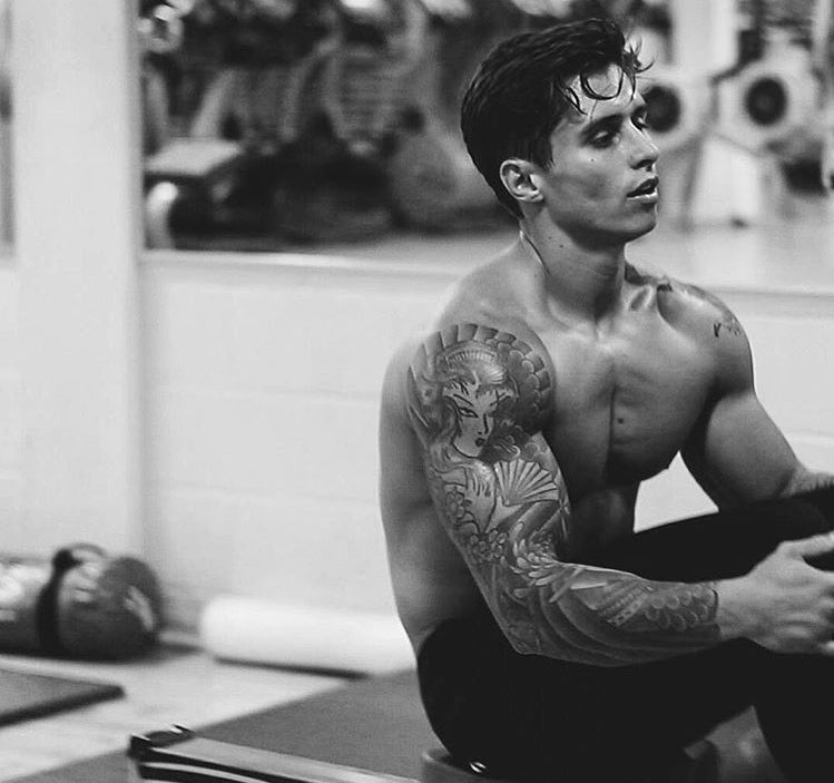 rpgwarron's tweet image. j&apos;ai besoin de votre aide pour ma pp vous pouvez voter sur le sondage en dessous