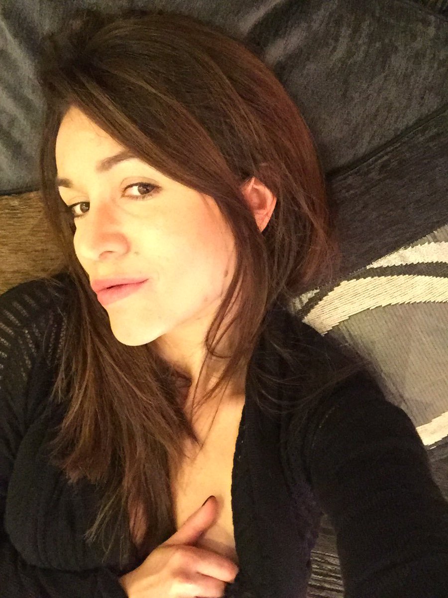 Gr33n_Queen's tweet photo. Hey there! Feelin'playful today😉join my mfc room now!#NSFW #naughtybabe #SexySunday #MFC_HotSnap #MFC_online https://t.co/ApYicW9iOL