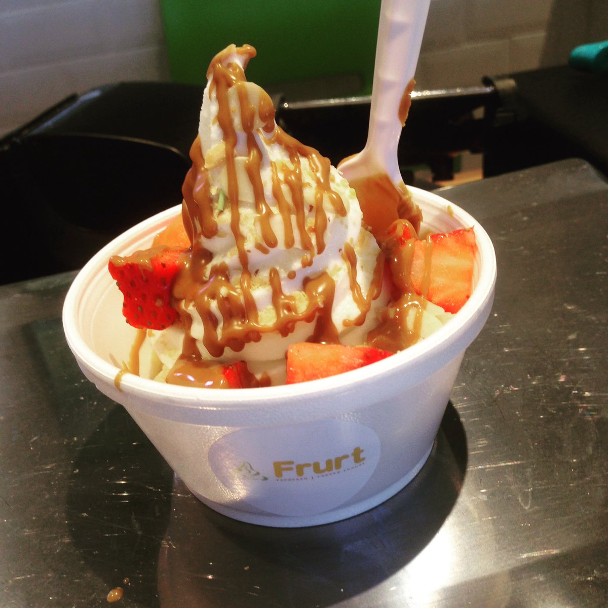 frurtfroyo's tweet photo. Sunday Treats at #frurt
Get it delivered via @UberEATS or pop instore - open till 10:45pm π¨ https://t.co/uWxmSG7PNI