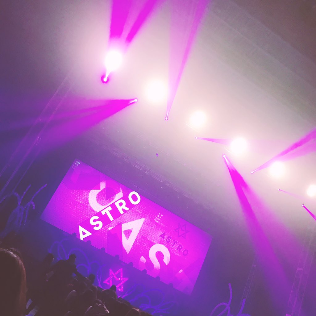 mi552037951's tweet photo. お疲れ様

感動をありがとう

これからも応援してる

#ASTRO  #AROHA  #아스트로 
#ファンミーティング https://t.co/PYtbh1UIle