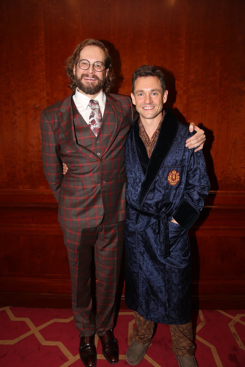 BRHughDancy's tweet photo. Hugh Dancy e Bryan Fuller ontem na #RedDragon3 #HannibalCon <3 https://t.co/AgkZvLq5ic