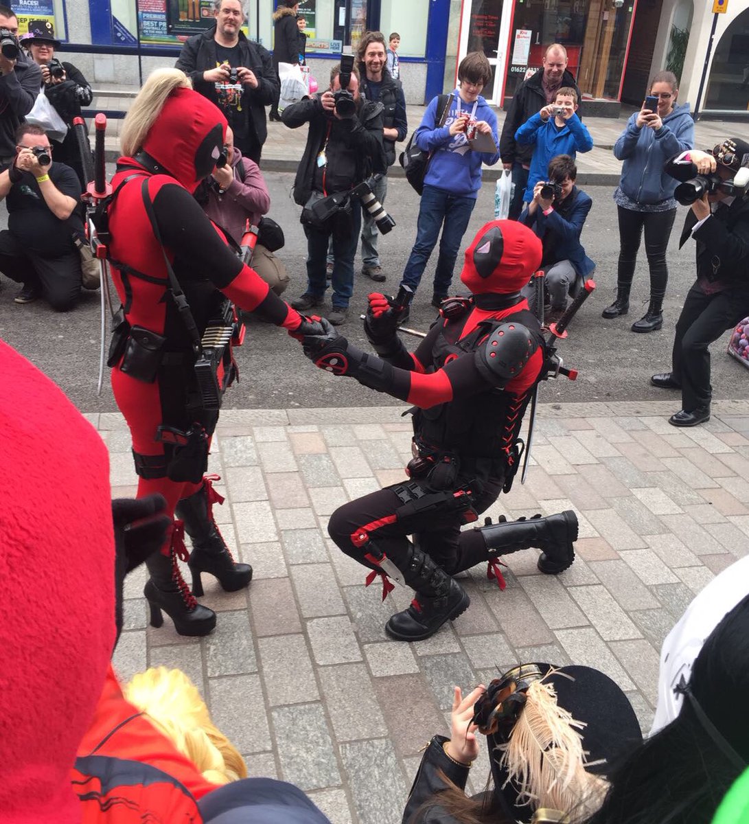 RoyalStarCafe_'s tweet photo. We hope everyone is enjoying #Demoncon @RoyalStarArcade today!
💍💍💍💍💍 #Maidstone  @Demon_Con https://t.co/i56S8YP4gF