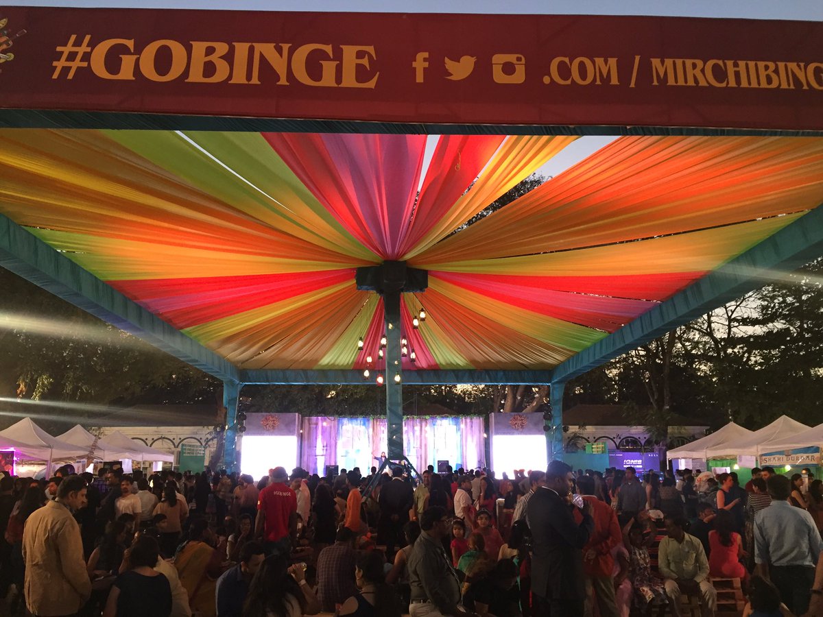 MirchiBingeFest's tweet photo. What a turnout! 👨‍👩‍👧👪👨‍👩‍👦‍👦 

#music #food #shopping #gobinge https://t.co/xhR2JAv59v
