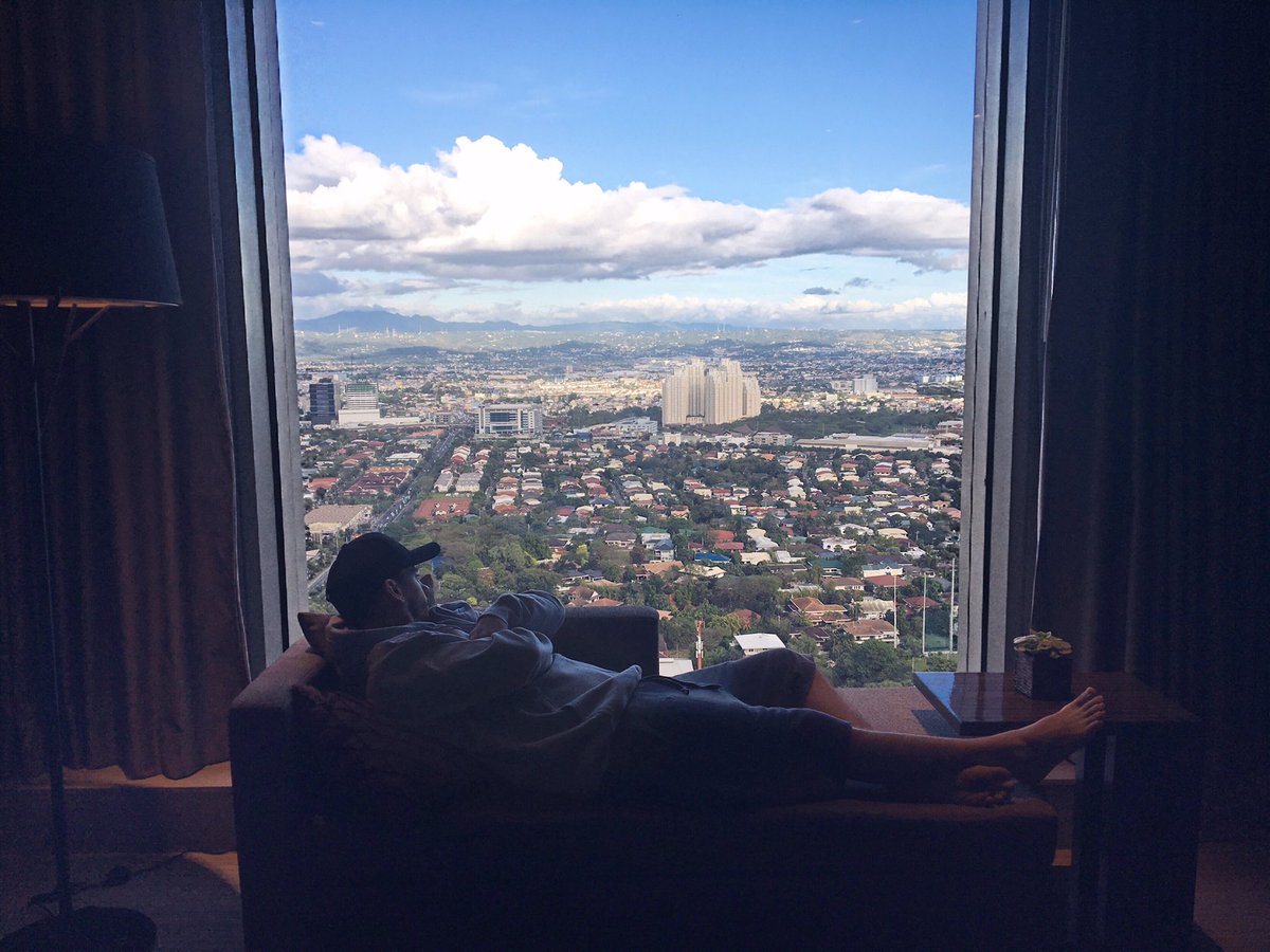 Back for the night in this amazing city #manila