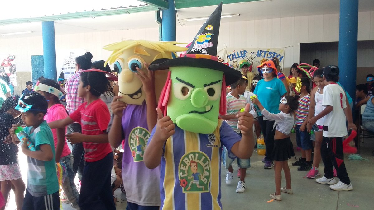 AlancayDel's tweet photo. .@cain2eh2016 presentes en el festejo del #Carnaval2017 organizado por @Escuelabierta1 en zona sudeste de la ciudad @rubem_dario29 https://t.co/KMGkQV0PYh