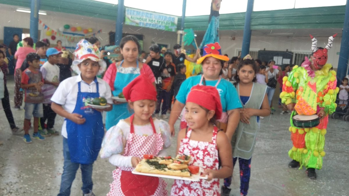 .<a href="/cain2eh2016/">miriammurua</a> presentes en el festejo del #Carnaval2017 organizado por <a href="/Escuelabierta1/">Fundación Corazones Azules</a> en zona sudeste de la ciudad <a href="/rubem_dario29/">ruben dario flores</a>