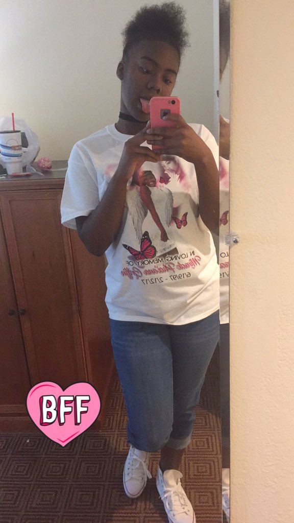 LivinnLikeLA's tweet photo. 💘 #LongLiveMiracle https://t.co/M0LD7dXlhk