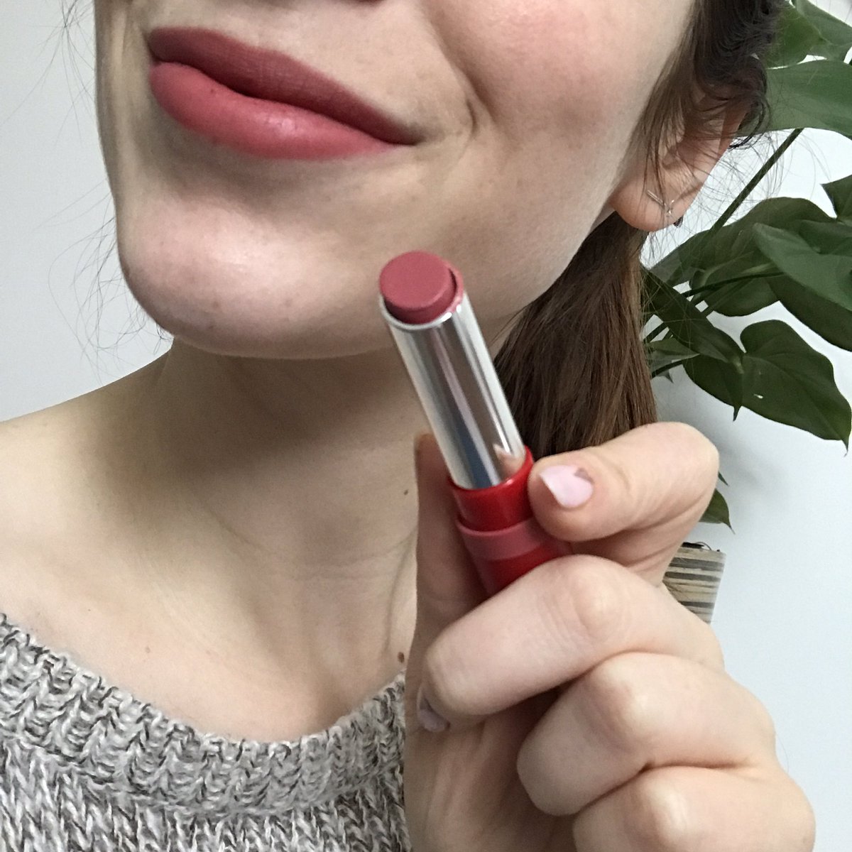 CynthiaDulude's tweet photo. Moi c'est le 610 ! 💋#liplibrary @rimmellondoncan #theonly1matte https://t.co/0ErsaUUX5w