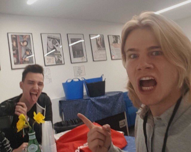 GLTalent's tweet image. We gotta make sure these two #lifelover lads keep going after the @Busted #NightDriverTour, right?

#CHRISANDDANNYVLOG FOREVER!