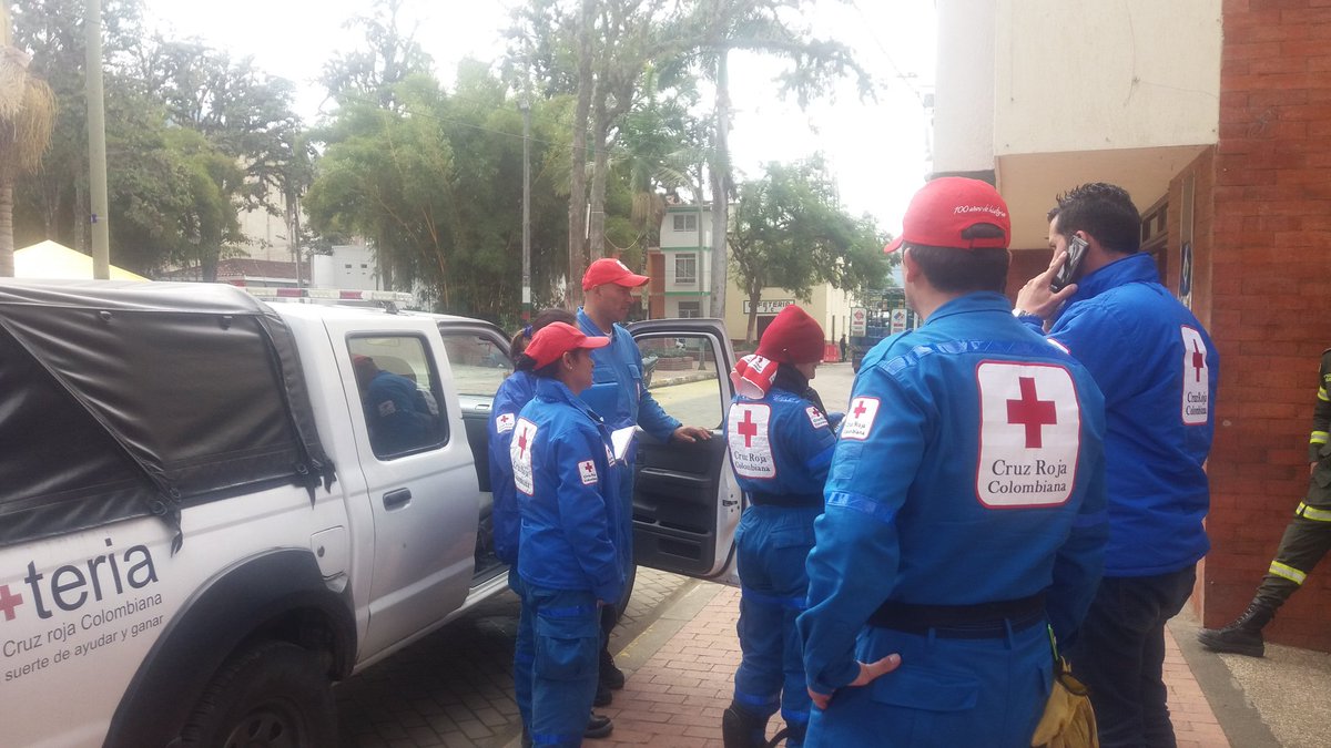 cruzrojabogota's tweet photo. En este momento llega a Gachetá un nuevo equipo de #CruzRoja para terminar la Evaluación de Daños y entregar ayudas humanitarias https://t.co/hc3YVMYstK