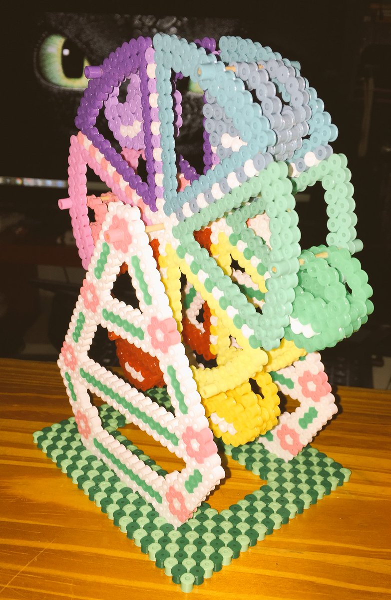 HamaGotchi_'s tweet photo. Los domingos de sol son ideales para ir a dar una vuelta en una noria,siempre que no te den miedo las alturas🤔 #ConPixelsYALoLoco 💙#CPYALL https://t.co/TIP7NvNQ4M