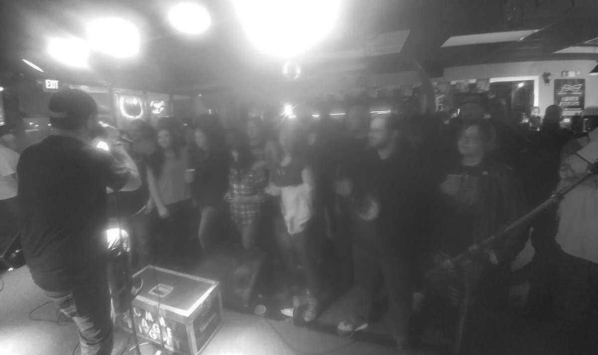 BOOOM Badass crowd last night in Dayton Ohio!!!!!
#Flaw #FlawFamily #WeAllBleedRed #fuckitvanit