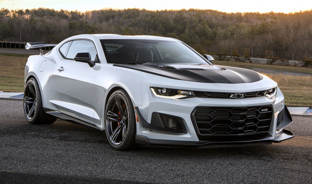 Vehicenter's tweet photo. #Chevrolet Camaro ZL1 es una auténtica bestia americana con motor V8 de nada menos que 659 CV. #Vehicenter #Autos https://t.co/5sjivomwMk