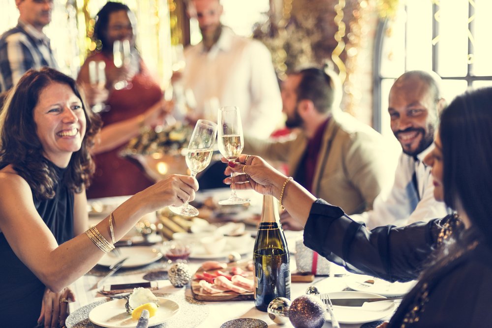 savor_fm's tweet photo. A table of #business people needs a different style of service than a #family w/ young #children. More #tips: https://t.co/LcsKGlAAV4 https://t.co/prXY8l6oCR