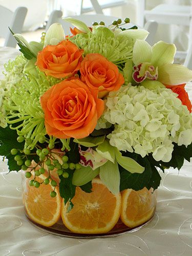 Rio_Roses's tweet photo. We are loving this beautiful orange &amp; green arrangement!

#LivRio #RioRoses #oranges https://t.co/Sw8gqF8vCS
