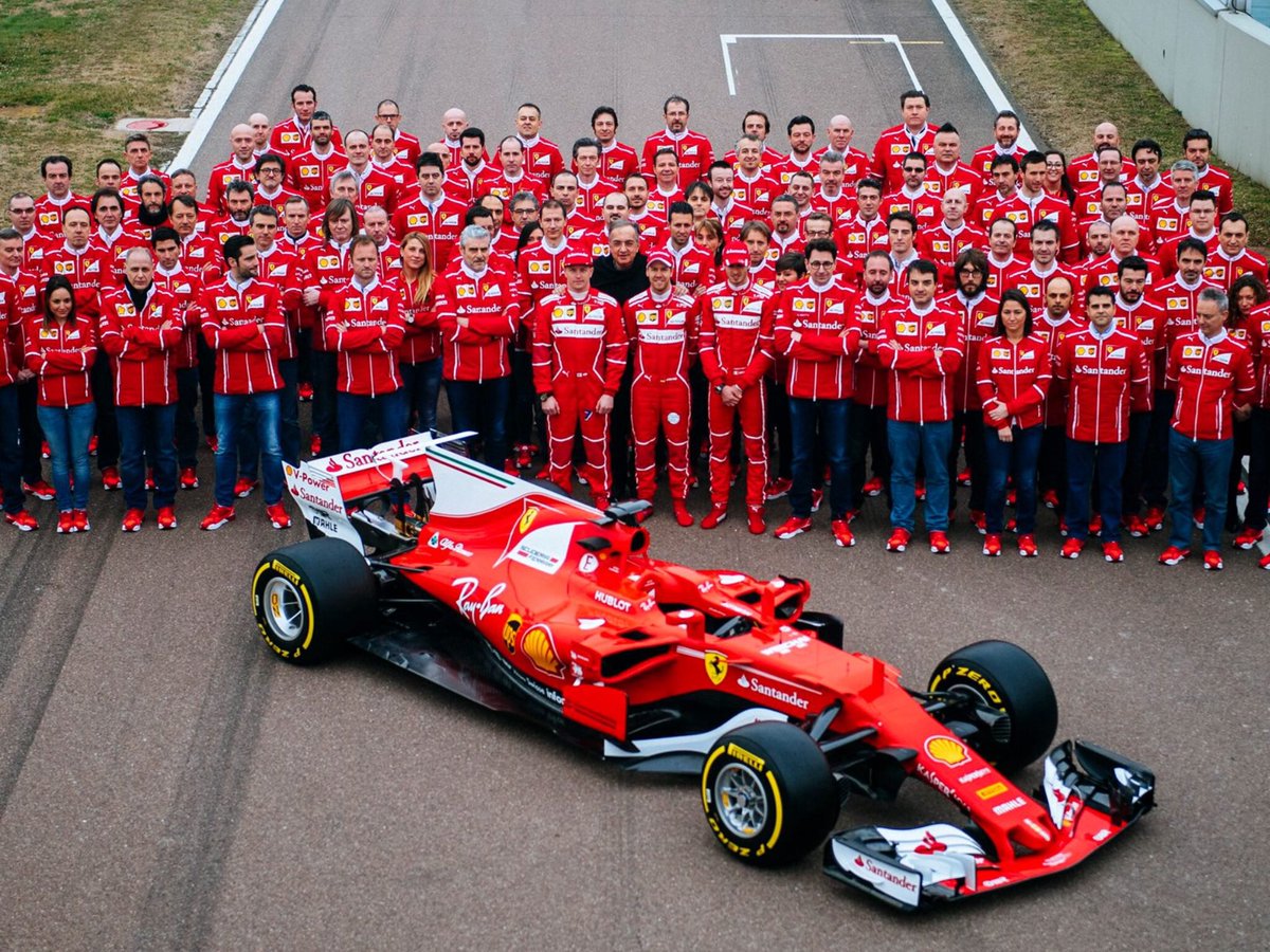 BookDeportivo's tweet photo. #F1
Presentación de la #ferrari2017 " Forza Italia " 
@Ferrari @f1_vettel @bboccanera @Christianmza @CarmePotin @sildakariana @malba1972 https://t.co/O9Gk3BTYB0