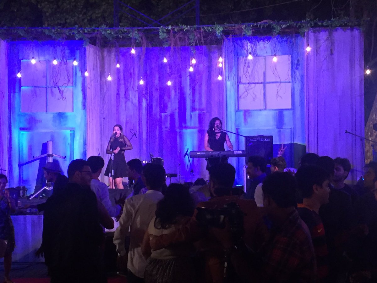 MirchiBingeFest's tweet photo. Dancing to the beats of @WasabiGirls. It's indeed an unforgettable night..
#SundayFunday #gobinge #livemusic https://t.co/LKqA1R4dI4