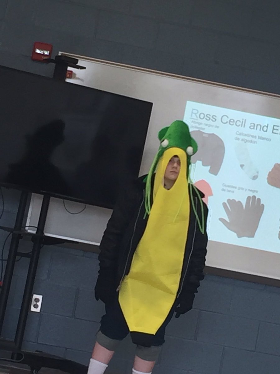 srtabeam's tweet photo. Some 5th period fashion show shots!!! https://t.co/MgKq9H3tKA