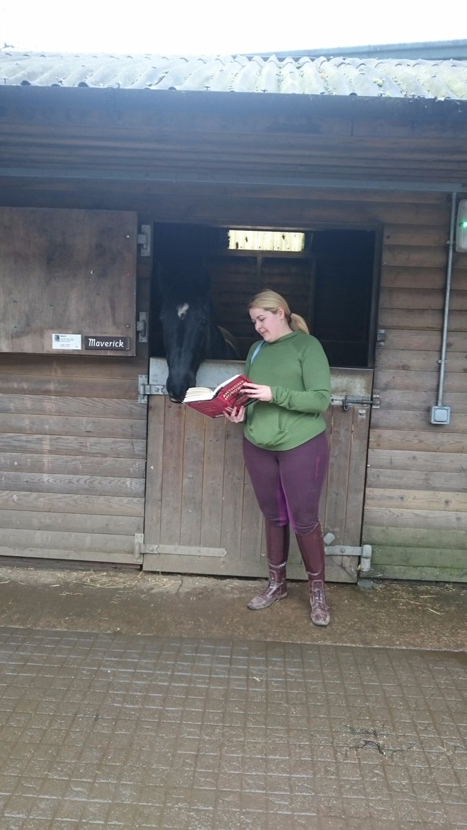 WillowsLibrary's tweet photo. Miss Brackley will read anywhere... even at the stables! Did you know pets love to be read to? Maverick was definitely enjoying a good read! https://t.co/oTK2D0hB5m