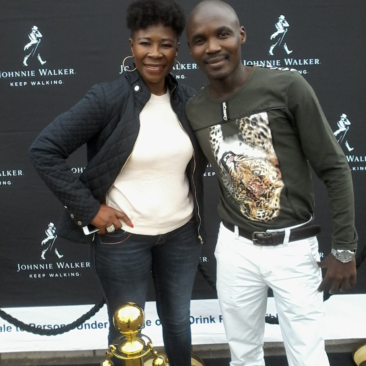 mbatha382's tweet photo. With (her) sister Nothemba Madumo  (Metro-fm dj) https://t.co/3dJ4LyNkv3
