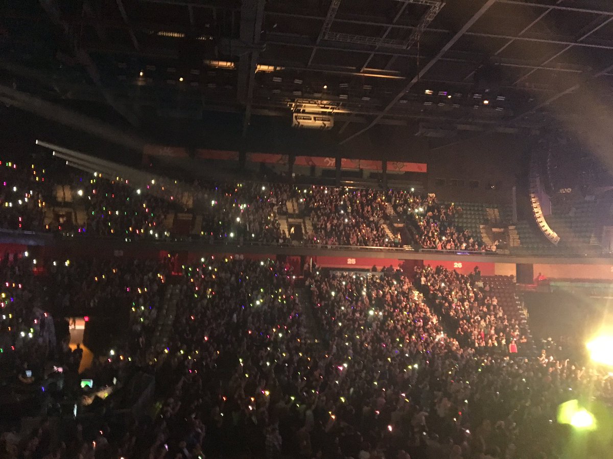 holyschmidt17's tweet photo. 2/24/17 thank you for the incredible night. it was an experience i'll never forget ❤ #DOABCT https://t.co/1c5E2H17la