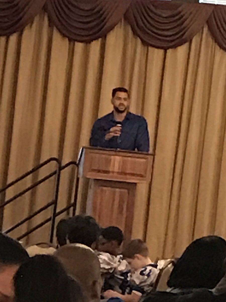 senoraznbc's tweet photo. Thank you Thaddeus for representing @HoundsGridiron at the @JrGreyhounds end of year banquet #houndsnation @NBC_Athletics @nbcsuper https://t.co/d5O9feSFw7