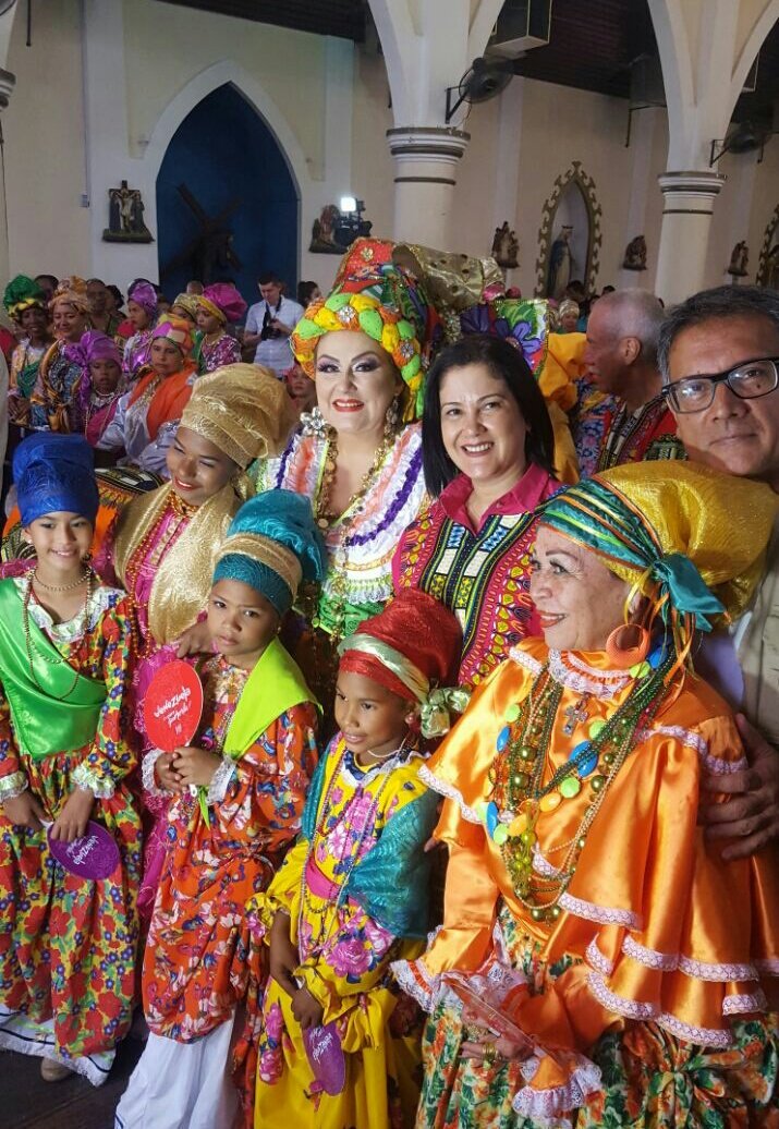 Marlenycdc_'s tweet photo. #Hoy | En #ElCallao, Misa de las Madamas, guardianas de nuestras tradiciones en #CarnavalesDePazYAlegría, su fruto: #PatrimonioDeLaHumanidad https://t.co/QfOsdOS40b