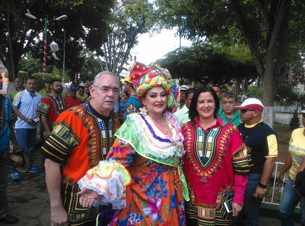 Marlenycdc_'s tweet photo. #Hoy | En #ElCallao, Misa de las Madamas, guardianas de nuestras tradiciones en #CarnavalesDePazYAlegría, su fruto: #PatrimonioDeLaHumanidad https://t.co/QfOsdOS40b
