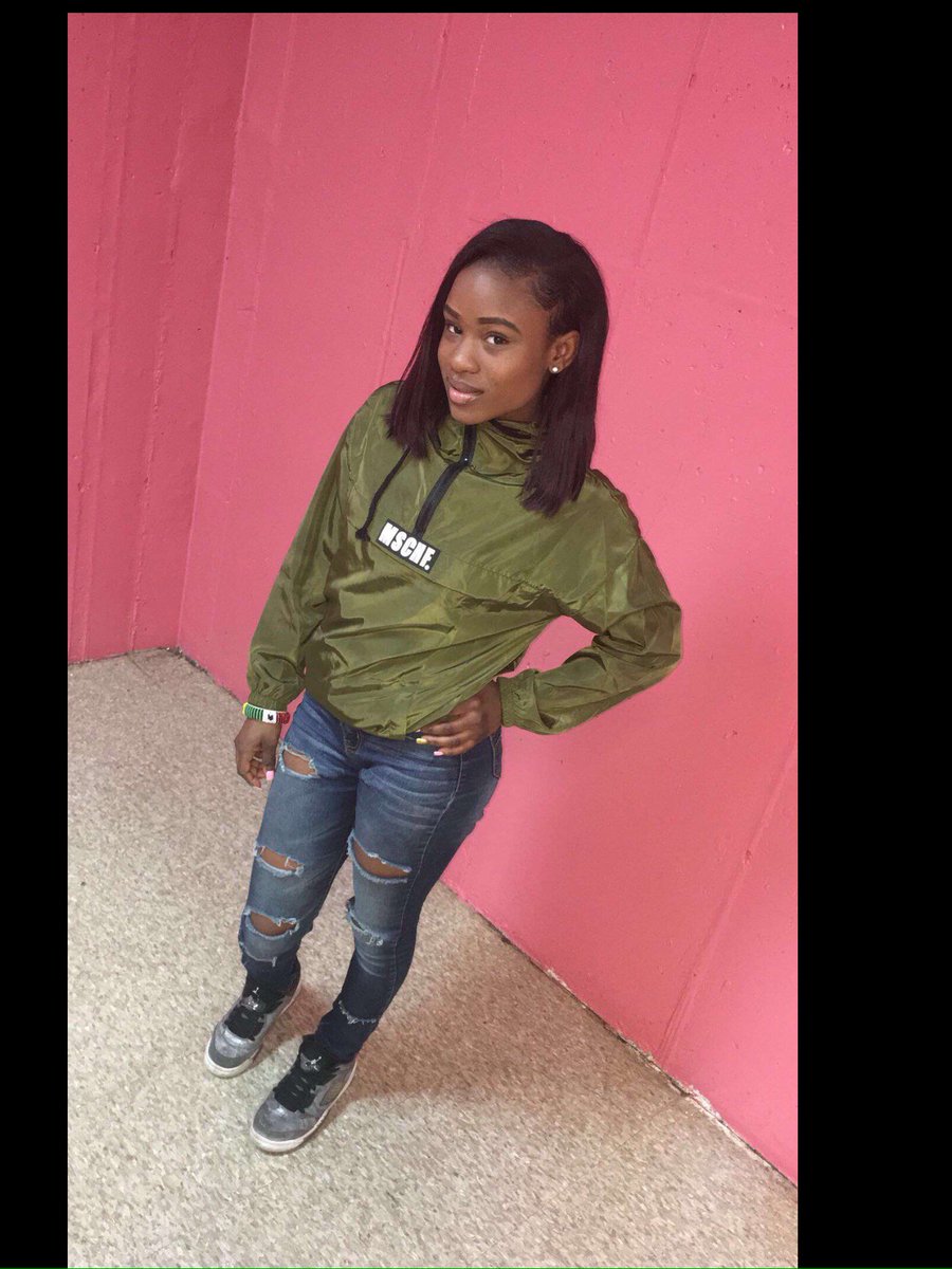 MCAmodel's tweet image. 