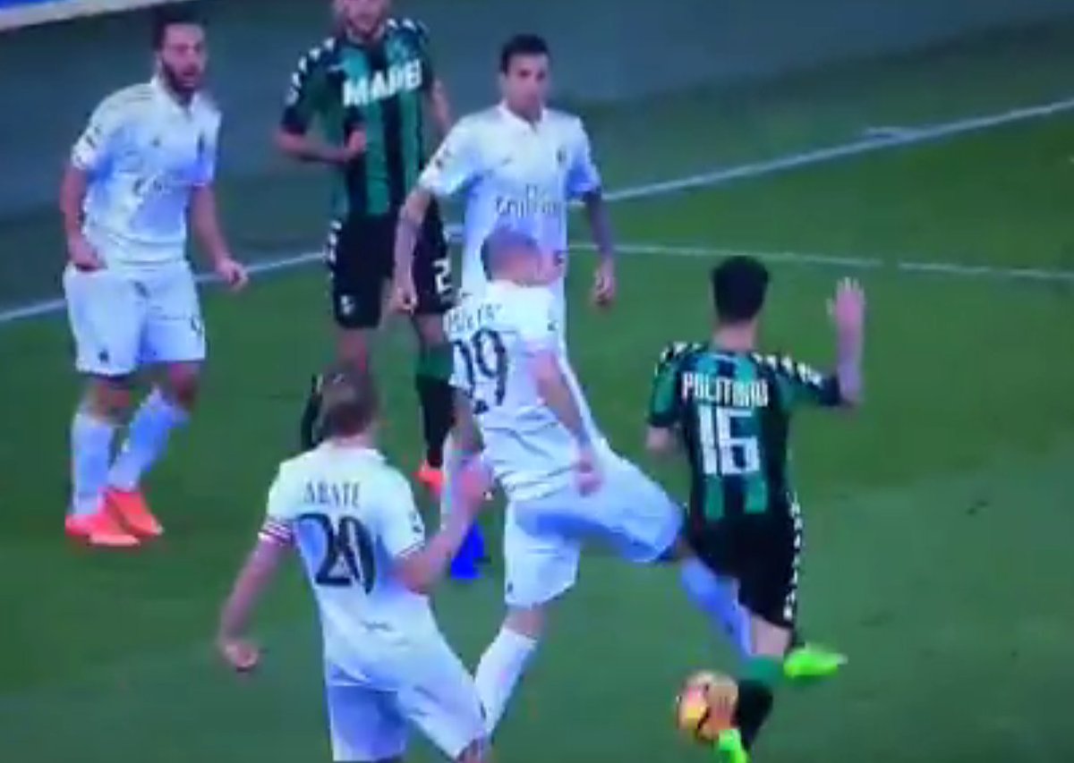ajejebrzf's tweet photo. @SassuoloUS SPIACE! #QuantoGodo #Piangiuolo https://t.co/qZNcfrgujZ