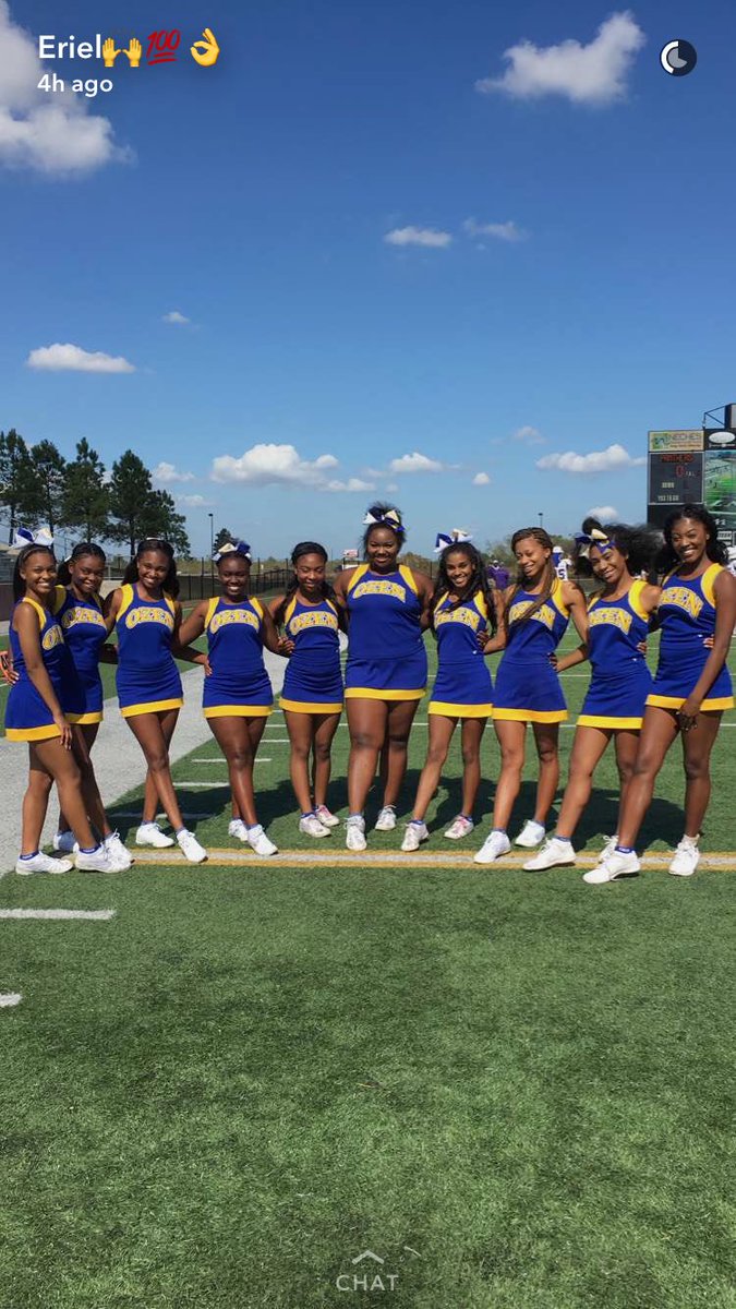 ___dynicaa's tweet photo. This Year Was Sort of The Best π But I'm Going Too Miss You Girls Even Thou I H8 Y'all ππ ππ #PC4Eva https://t.co/SaKqXvUkwu