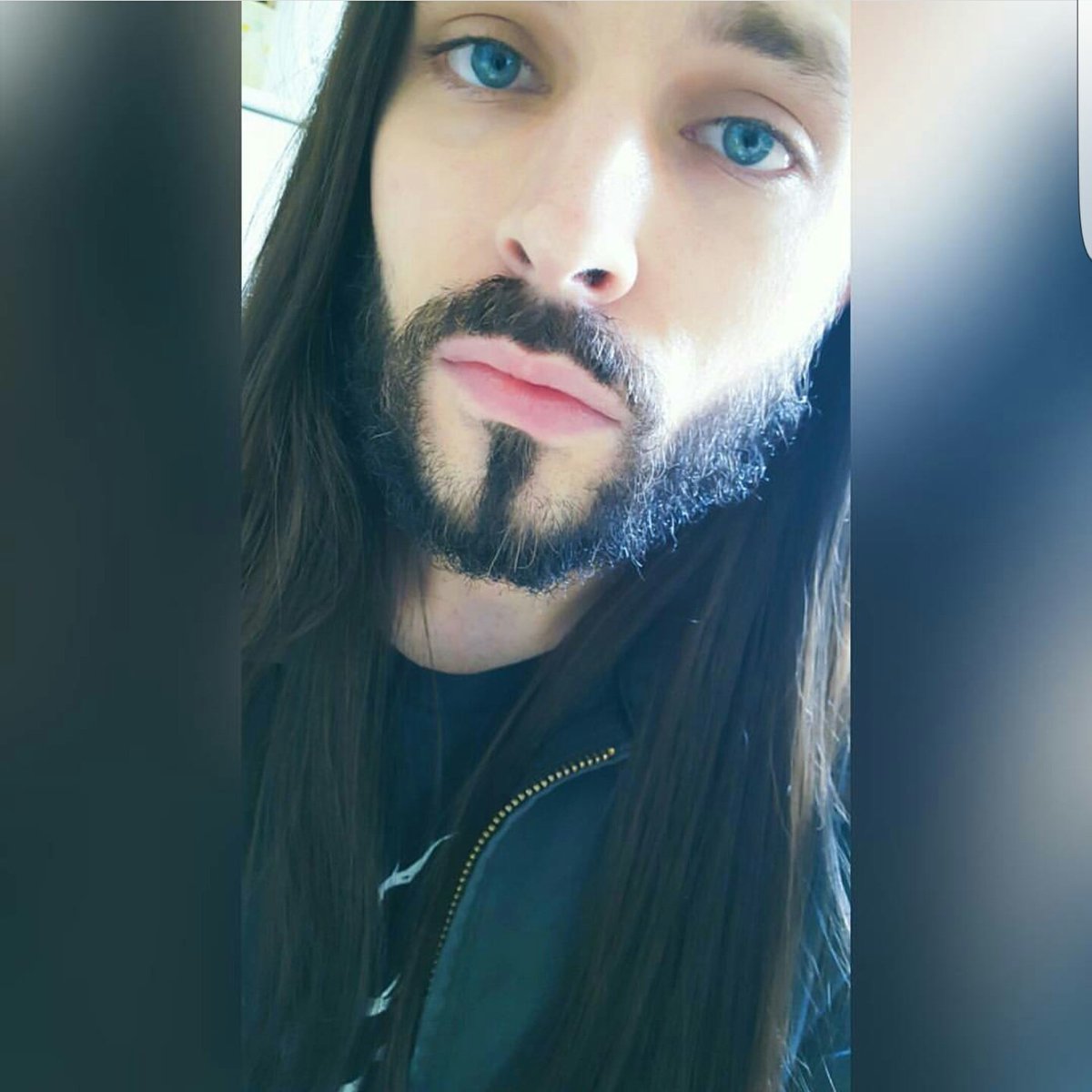 Metalhead_Guys's tweet photo. His eyes 😍😍 https://t.co/DueMdTk8zK