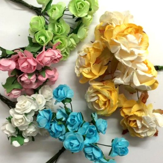 More blooming paper flowers, these gorgeous trimmings come in bunches of separate colours so you can create your own stunning arrangement.