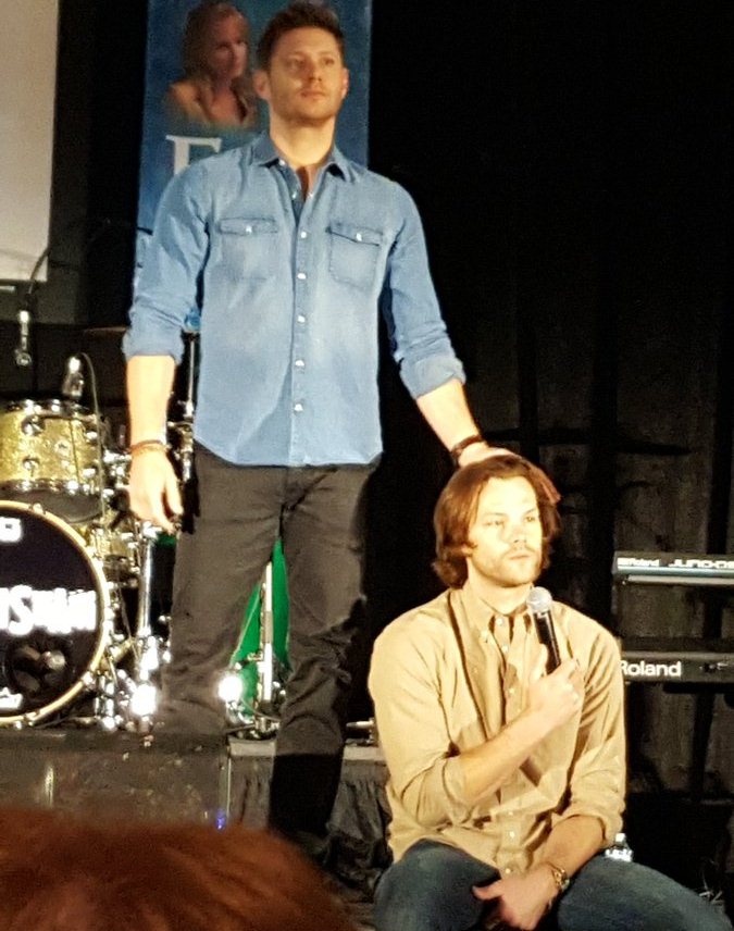 Team_SamW's tweet photo. My heart ❤️ #Brothers  @jarpad @JensenAckles 
Thanks to @FangasmSPN #SPNNash https://t.co/MBo9Hvm4nD