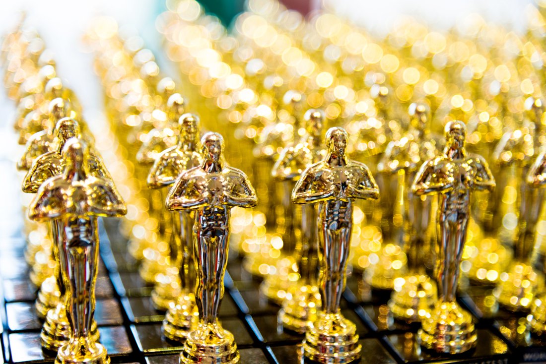 proactivevee's tweet photo. https://t.co/LFbtH5Yoya Meet the only woman who knows the Oscar winners before you do #Oscars #Oscars2017 https://t.co/YL1mTlm6XP